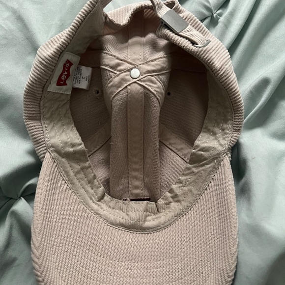 Levi’s Ballcap - Picture 3 of 3